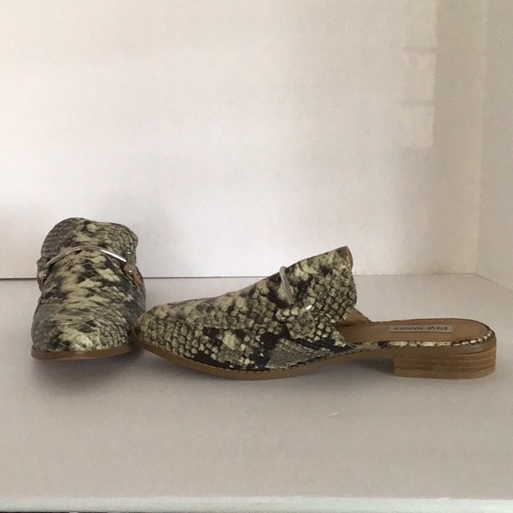 🔥🔥50% OFF LIST PRICE 🔥🔥.    Steve Madden          Snakeskin Mules